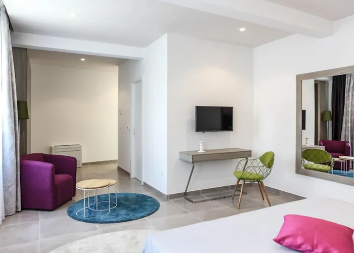 Palazio Spectacular 7 Bedroom Close To Sea & Promenade Vila Trogir