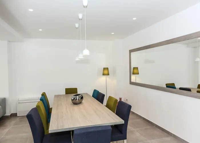 Palazio Spectacular 7 Bedroom Close To Sea & Promenade Вілла *