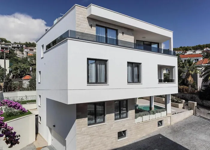 Palazio Spectacular 7 Bedroom Close To Sea & Promenade Вілла *