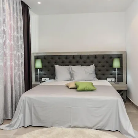 Palazio Spectacular 7 Bedroom Close To Sea & Promenade