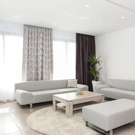 Vila Palazio Spectacular 7 Bedroom Close To Sea & Promenade