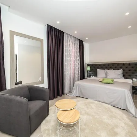 Vila Palazio Spectacular 7 Bedroom Close To Sea & Promenade *