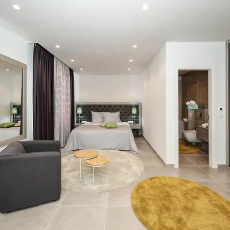 Palazio Spectacular 7 Bedroom Close To Sea & Promenade * Trogir