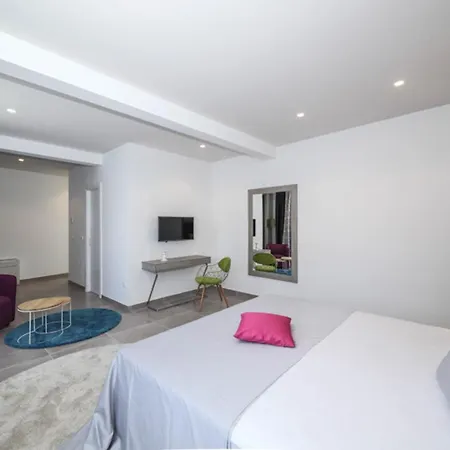 Palazio Spectacular 7 Bedroom Close To Sea & Promenade Trogir