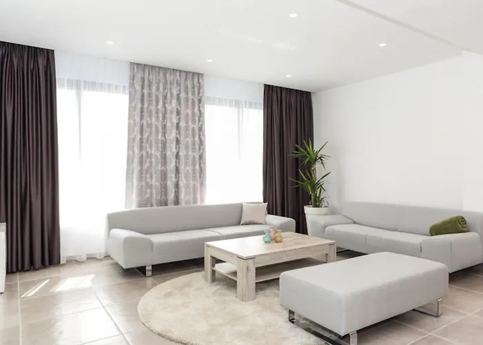 Willa Palazio Spectacular 7 Bedroom Close To Sea & Promenade