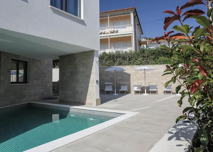 Palazio Spectacular 7 Bedroom Close To Sea & Promenade Willa
